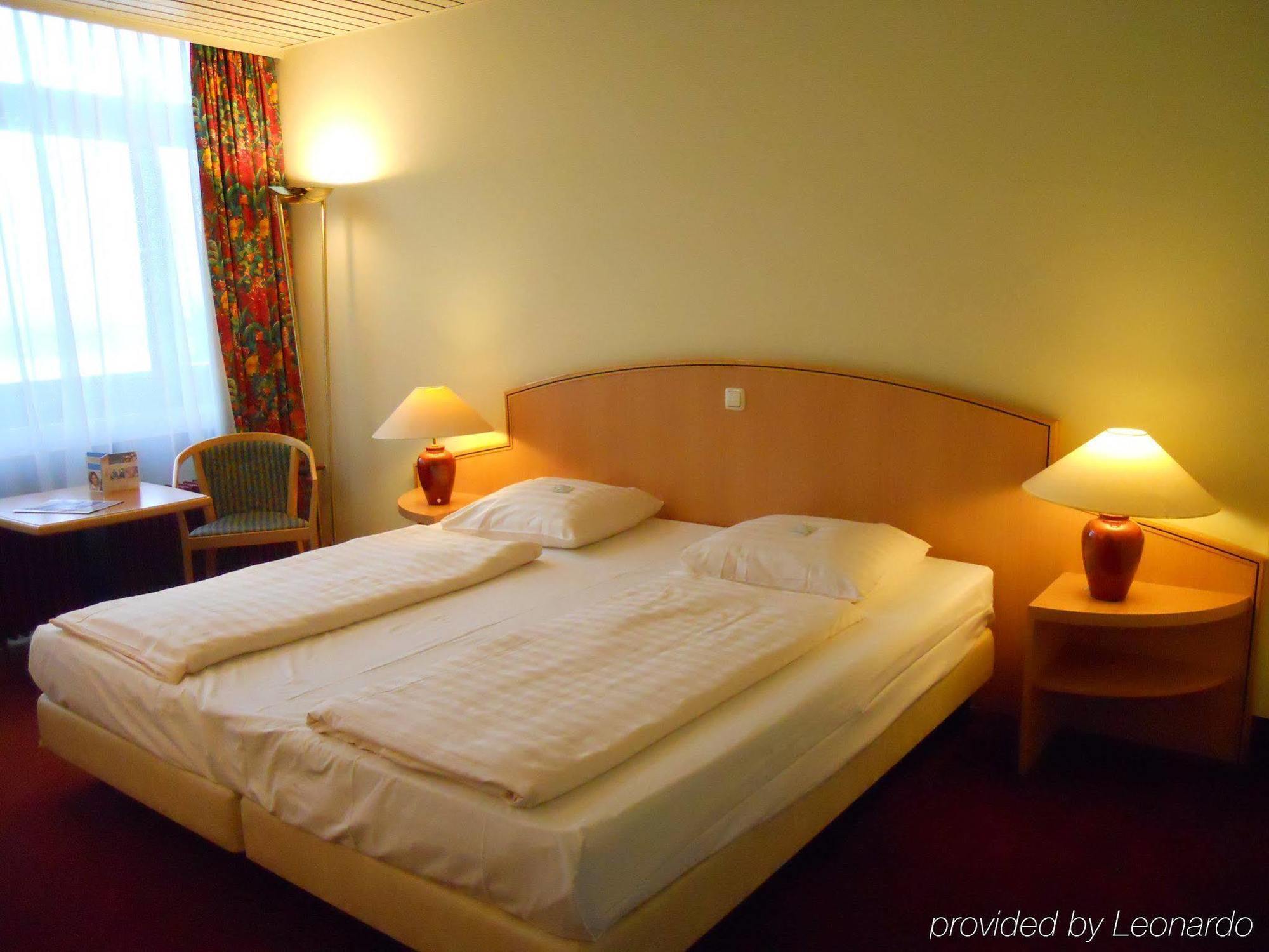 Tulip Inn Maastricht Aachen Airport Szoba fotó